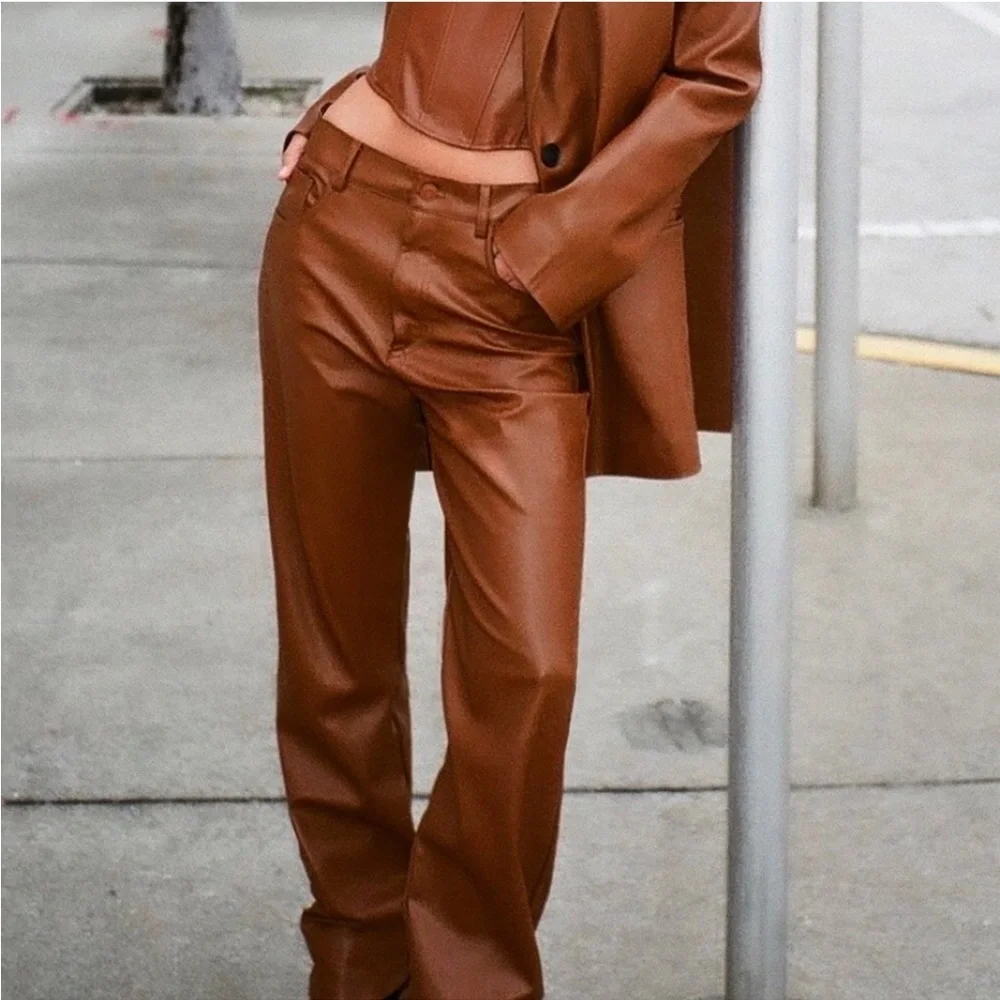 Zara Women S Caramel Brown Faux Leather 90s High-Rise Straight Leg Pants